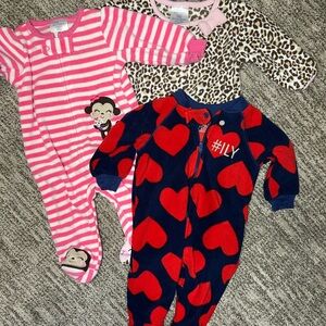 Mixed brand fleece footies.